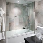 rideau de verre pour les idées d'intérieur de salle de bain