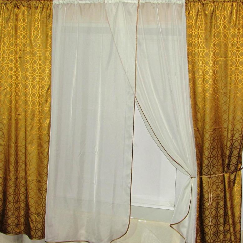toile d'araignée en tulle à l'intérieur