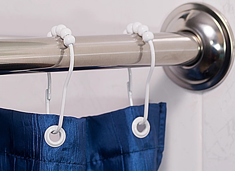 rideaux d'angle pour la salle de bain