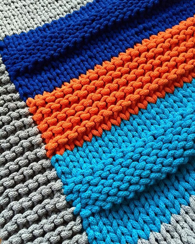 tapis tricotés à l'intérieur
