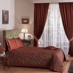 Wählen Sie ein Set Vorhänge und Tagesdecken für das Schlafzimmer-Fotodekor