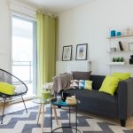 rideaux verts sur l'œillet