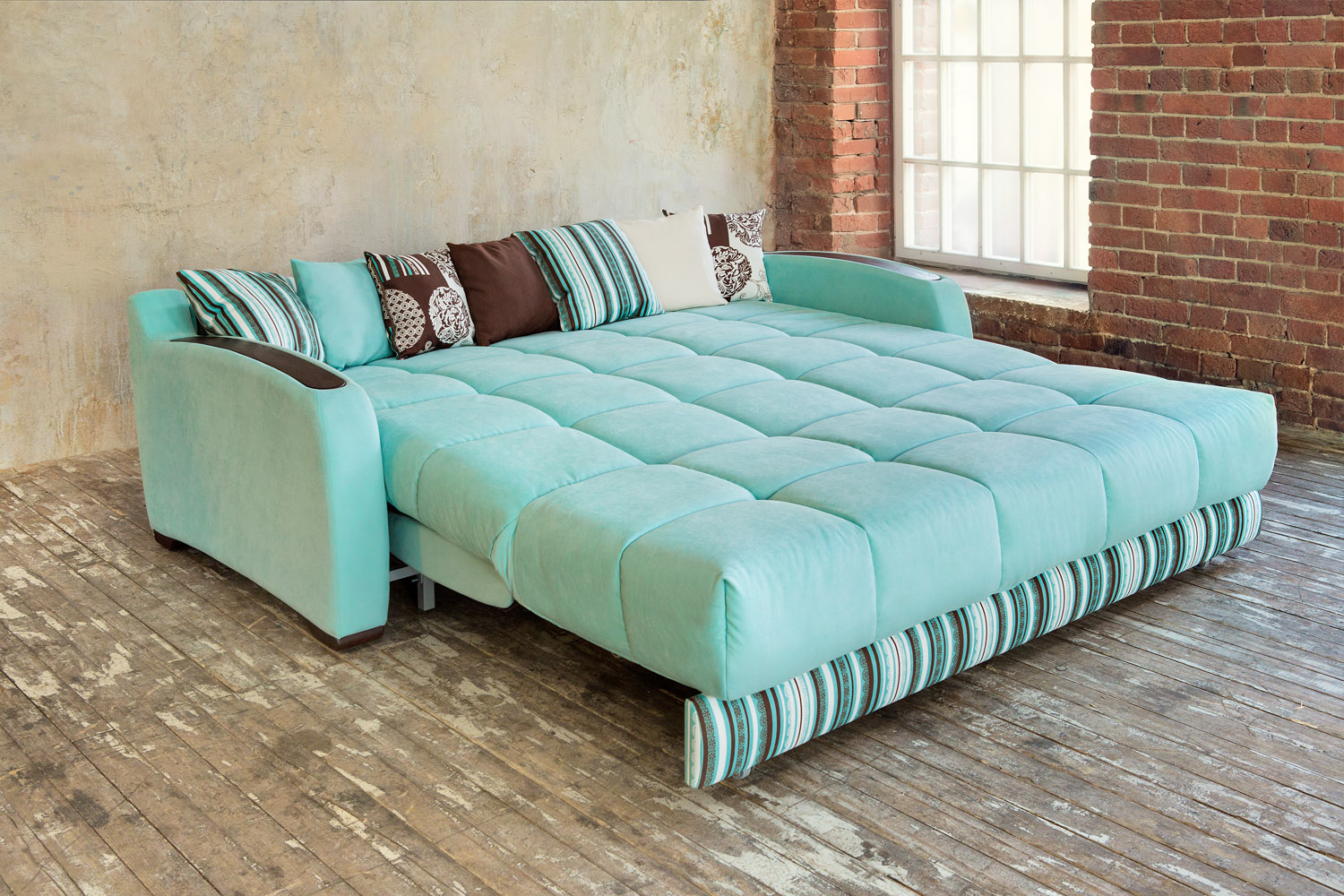 canapé turquoise à l'intérieur